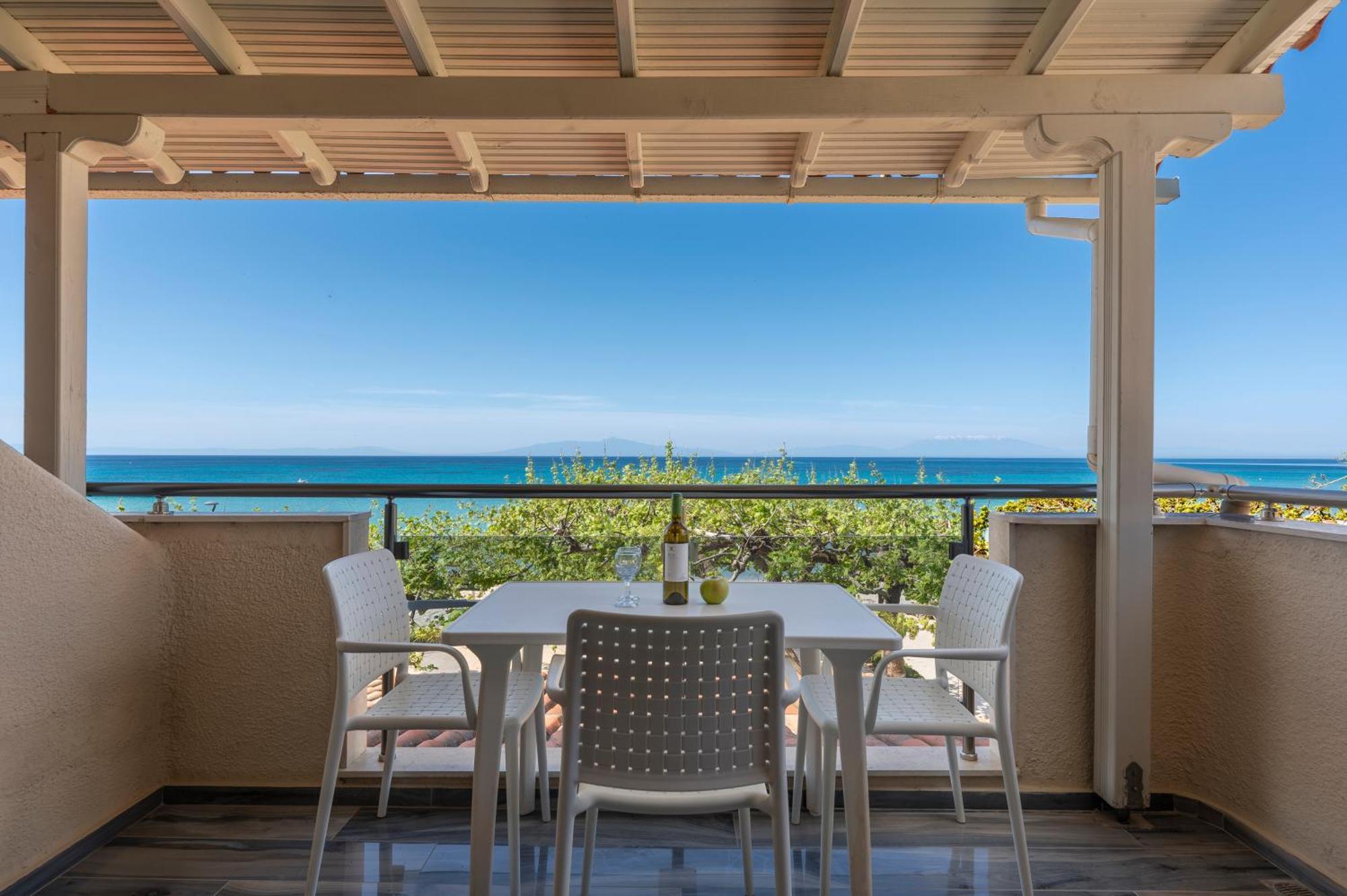 Alkioni By The Sea * סיווירי